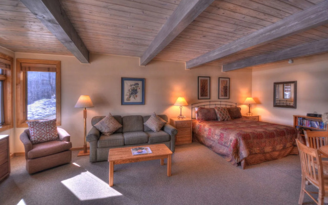 Aspenwood Condominiums
