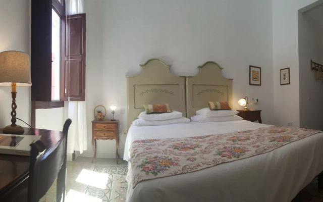 Los Canaritos Guest-House