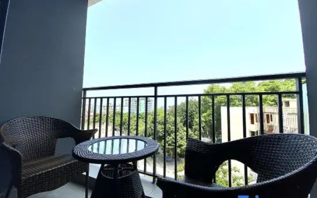 Zhuhai Wailingding Peninsula Apartment