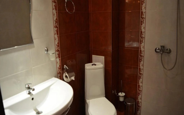 Blyan Family Hotel