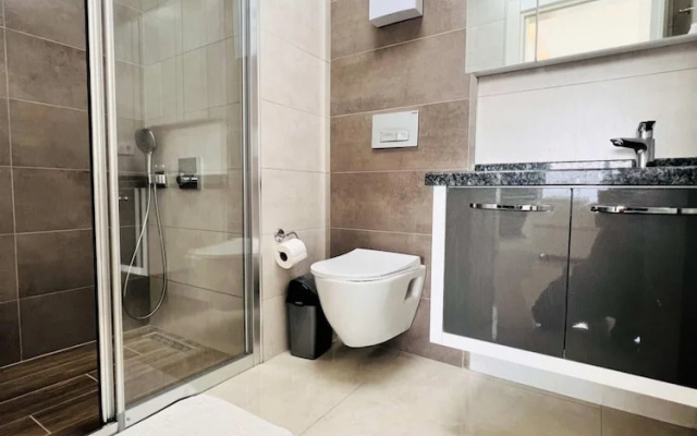 Villa With Private Pool and Terrace in Alanya