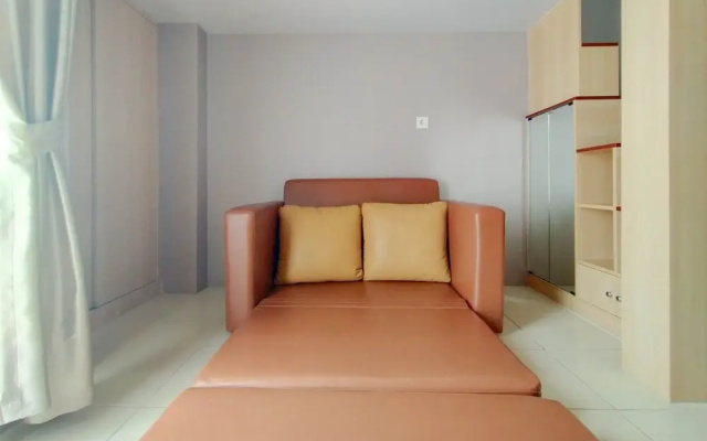 Nice and Cozy Living Studio Room at Dave Apartment