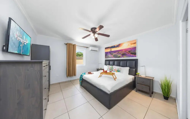 Charming 1br1ba Condo Steps From Eagle Beach
