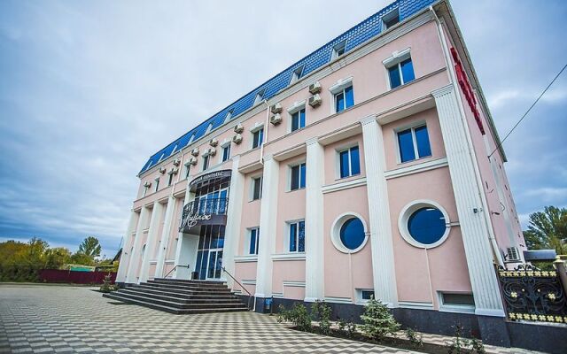 Гостиница Мираж вид на фасад