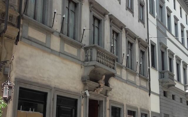 Hotel Scoti вид на фасад