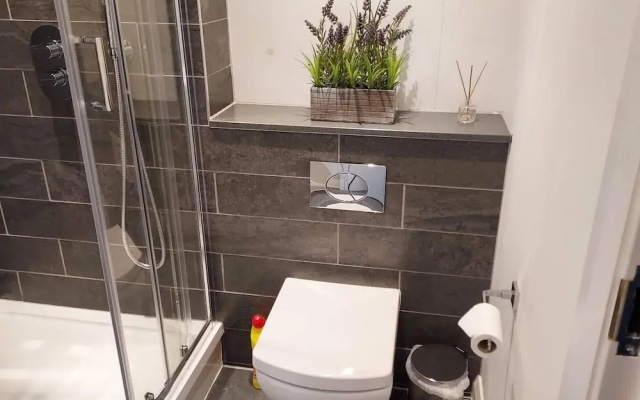 Modern 2 bed Apartment, City Centre, Wifi