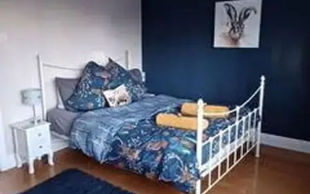 Lovely, Spacious 1-bed Apartment in Poole