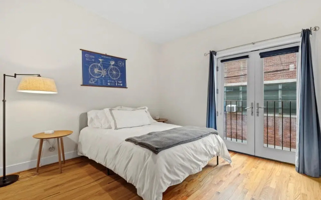 Logan Circle Carriage House 1b-1b Central Bright