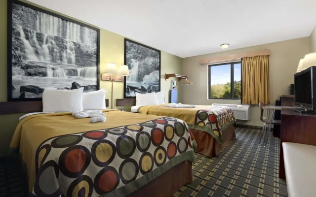 Super 8 By Wyndham Russellville