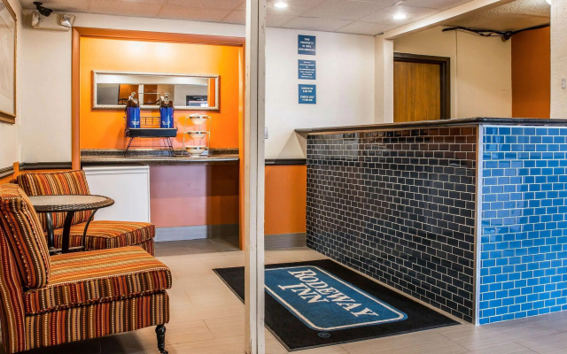 Rodeway Inn Muskegon Airport