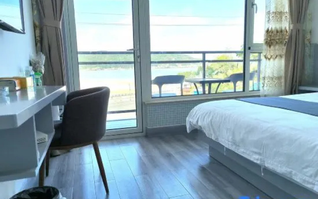 Zhoushan Peach Blossom Island Play Sand Sea View Homestay