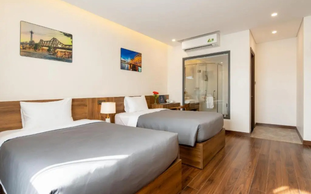 Avenis Hotel