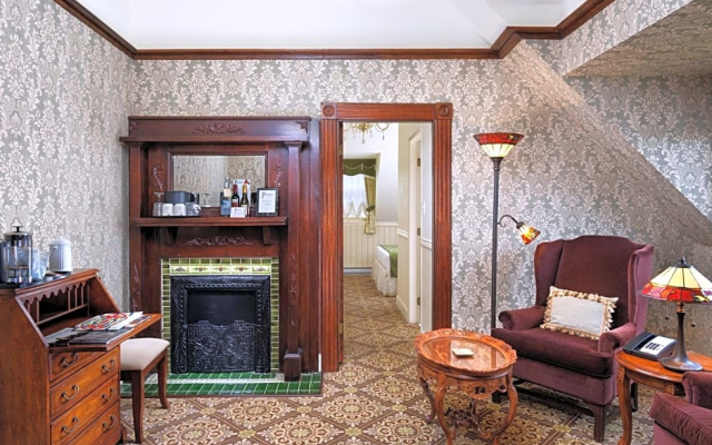 Pendray Inn & Tea House