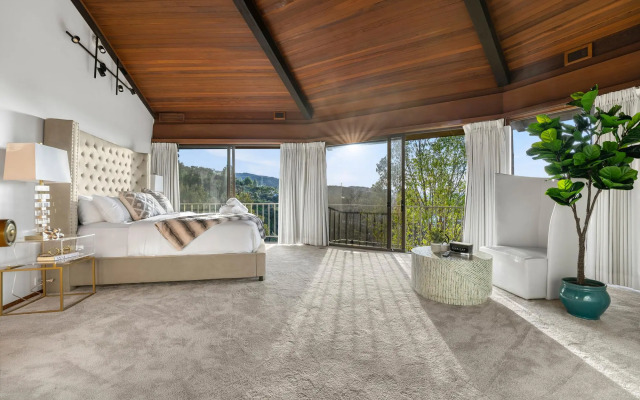 Via Vallarta - An Architecturally Significant California Modern Home
