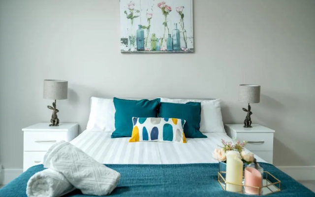 **New** Divine Apartments Slough High Street 2 bed