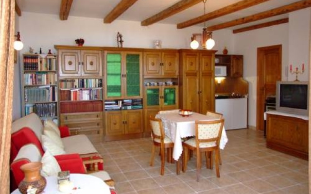 Nádfedeles Apartmanház