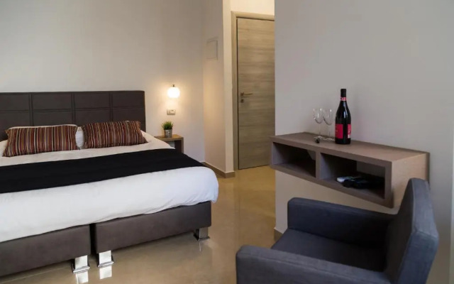 Johnny Hotel