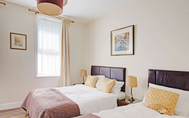Elegant Apartment in London near Thames River