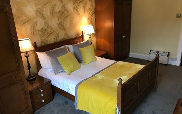 Broom Lodge