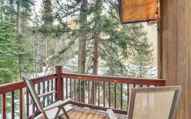 Scenic Creekside Retreat! Rocky Mountain Cabin
