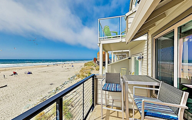 145 Rockaway Beach - 1 Br Condo