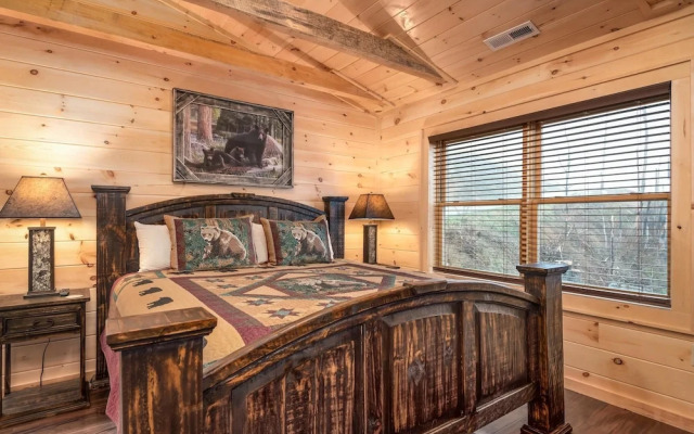 Smoky's Grand View 5 Bedroom Home