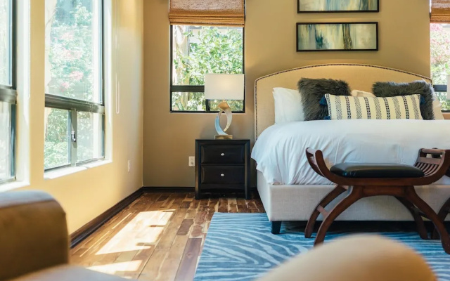 Villa Palma by AvantStay | Villa in Coachella w/ Pool & Spa | Sleeps 15!