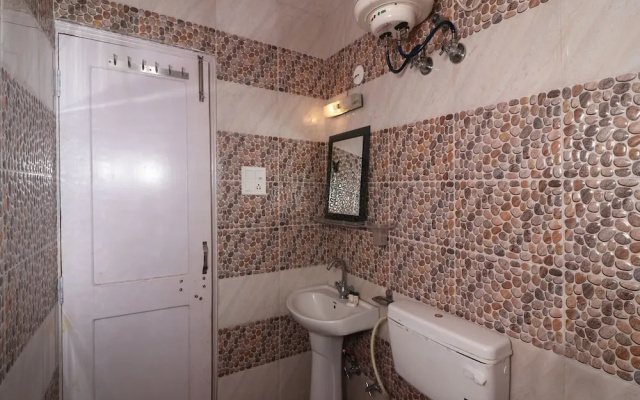 OYO 13421 Home Cozy Hill View 2BHK Chota Shimla