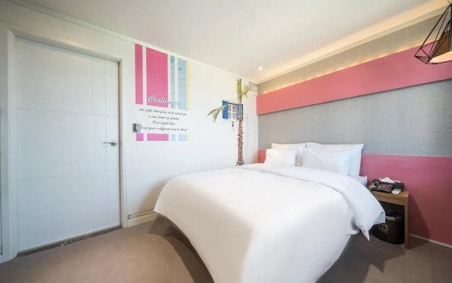 Hwaseong Hotel Jebudo