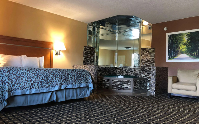 Days Inn by Wyndham Columbus