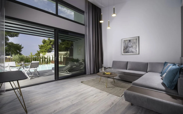 Lagomandra Beach Hotel and Suites