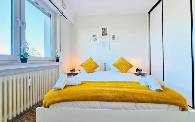 Chic Urban Stay 2BR with parking