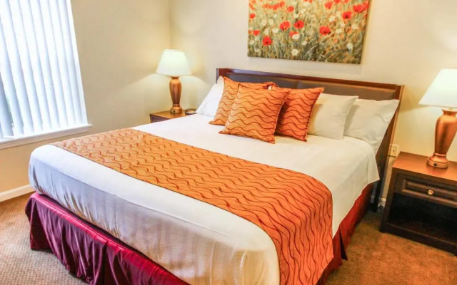 Surreys Grand Crowne Resort