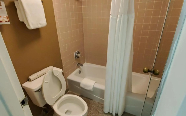 Ramada by Wyndham Temple Terrace/Tampa North