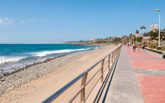Beach View 12 by VillaGranCanaria