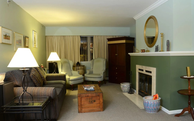 Rosellen Suites At Stanley Park