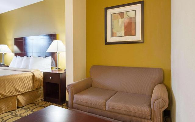 Rodeway Inn & Suites