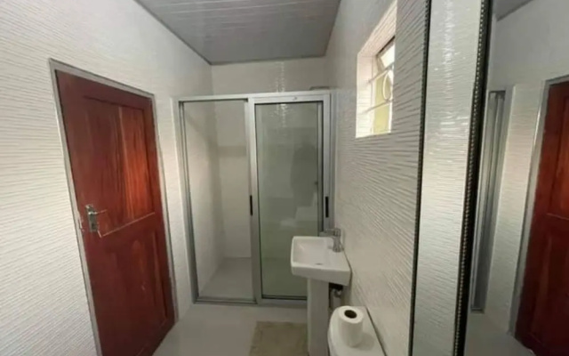 Spacious 2 Bedroomed Semi-detached Fully Furnished Apartment