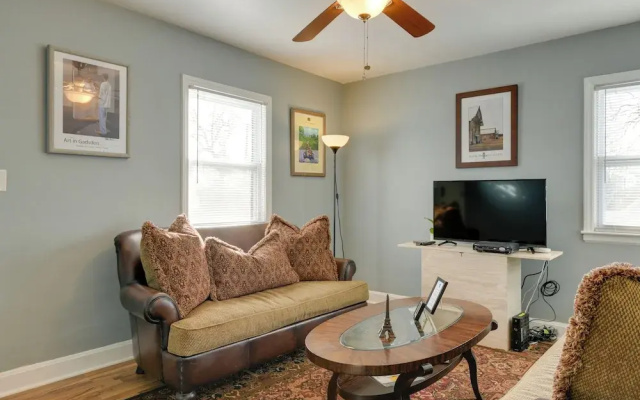 Renovated Charlotte Bungalow - 3 Mi to Downtown!
