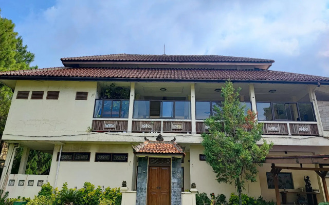 Taman Teratai Hotel