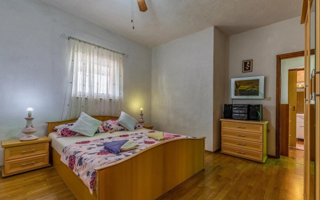 Awesome Apartment in Medulin With Wifi and 2 Bedrooms