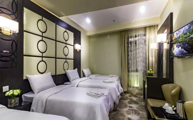 Al Bayraq Hotel