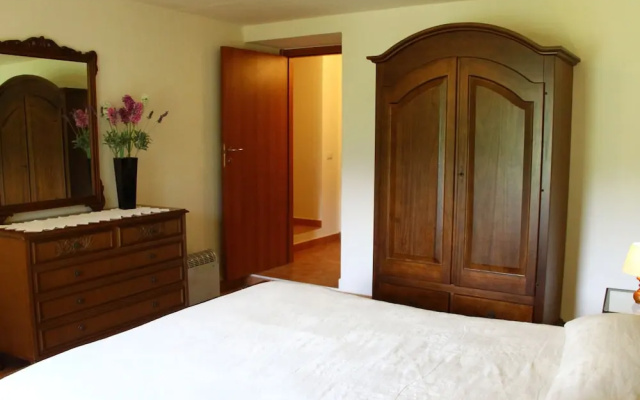 Holiday Home in Canossa With Swimming Pool, Garden, Barbecue