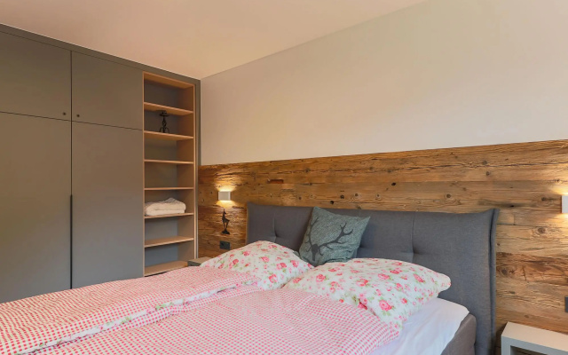 Chalet With 2 Apartments in Kirchberg