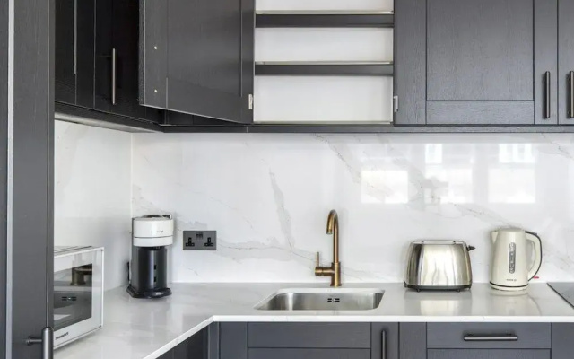 Impeccable 2-bed Apartment in London