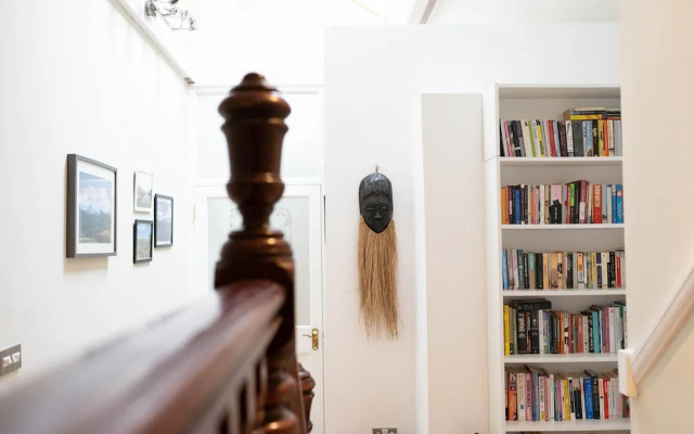The Loft 2BR Duplex, Central & Parking