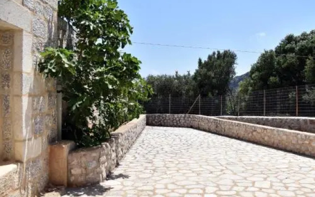 Akroyiali Apartments