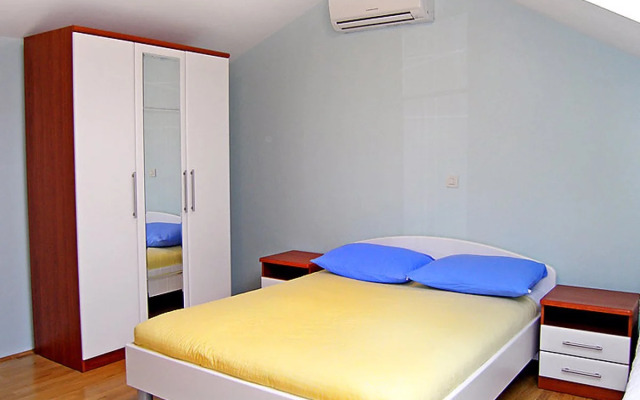 Villa Yellow House