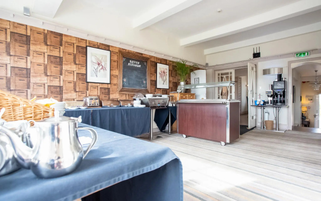 The Cliffemount Hotel