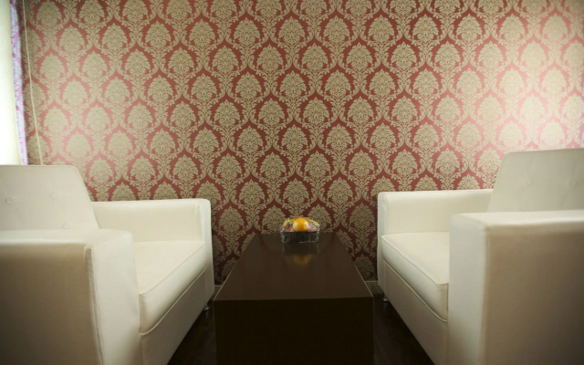 FabHotel Grand Savoury Suites